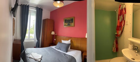 Toilet, Bathroom, TV and multimedia, Photo of the whole room