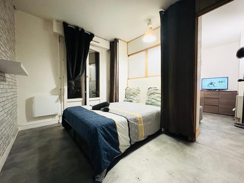 SUPERBE APPARTEMENT 2 PIÈCES AVEC GRANDE TERRASSE Apartment in Île-de-France