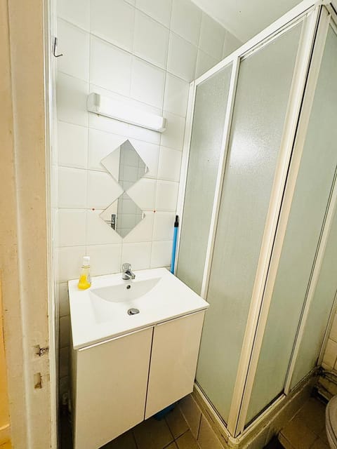 SUPERBE APPARTEMENT 2 PIÈCES AVEC GRANDE TERRASSE Apartment in Île-de-France