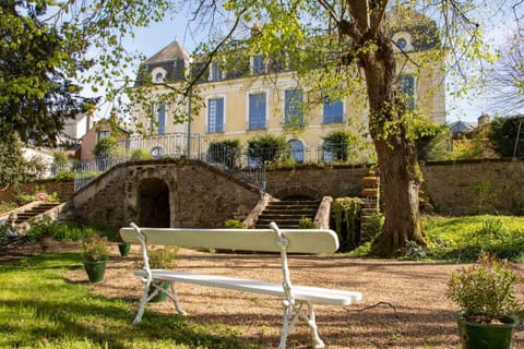 Property building, Natural landscape, Garden, Pets, Pets, Landmark view, Landmark view, Parking, sunbed