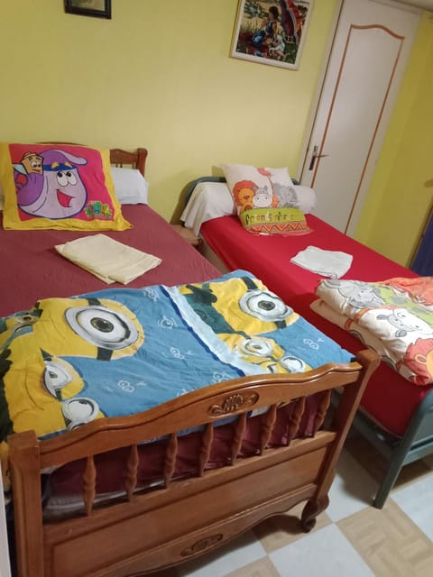 Maison entière avec parking, garage et jardin House in Montluçon