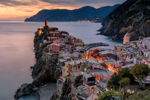 Restaurant/places to eat, Fishing, Aqua park, Hiking, Diving, Area and facilities, Sports, shuttle