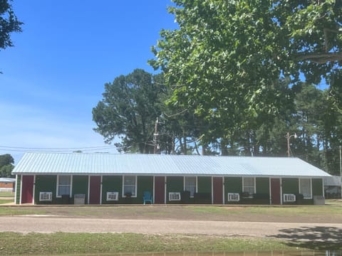 Alpine Motel room,Wifi,Sandy Beach,Boat Ramp,Pier and Marina,Bath House with Laundromat Motel in Toledo Bend Reservoir