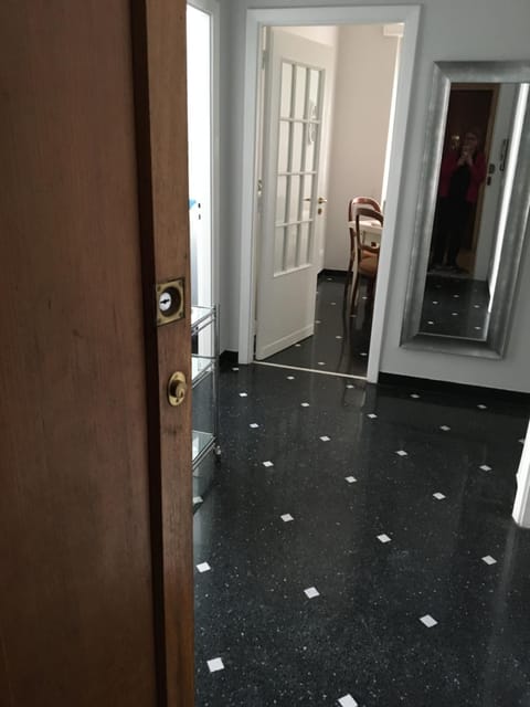 Casa di Aldo: una casa nel centro di Nervi. Apartment in Genoa