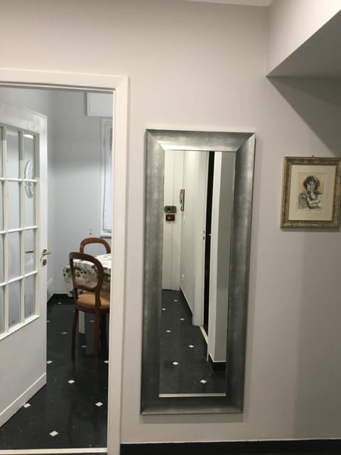 Casa di Aldo: una casa nel centro di Nervi. Apartment in Genoa