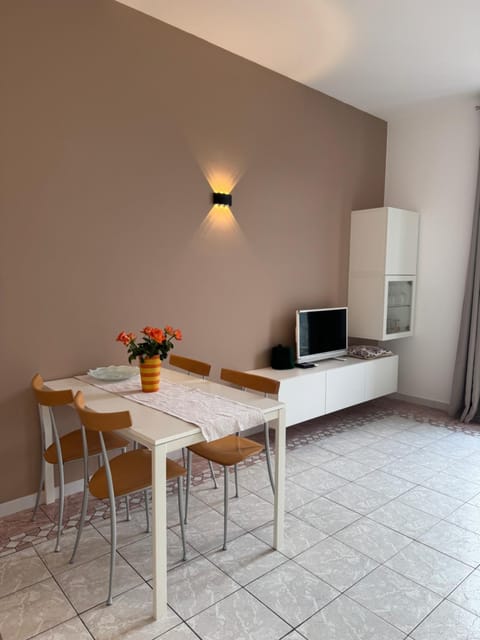 TV and multimedia, Dining area