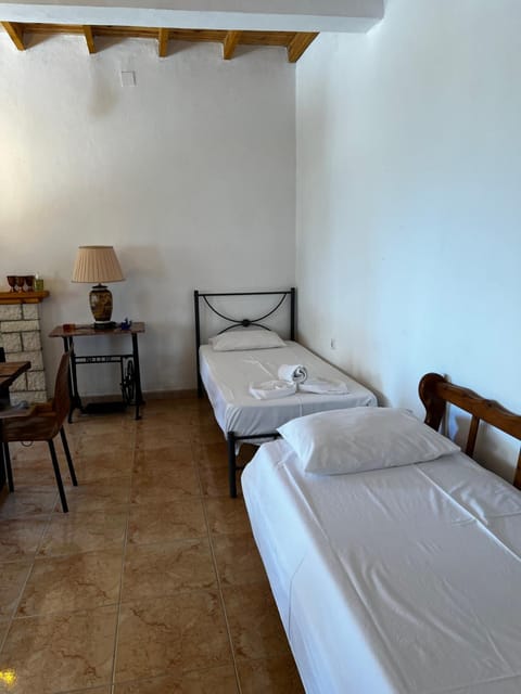 Emilios Traditional Villa Apartment in Dhërmi