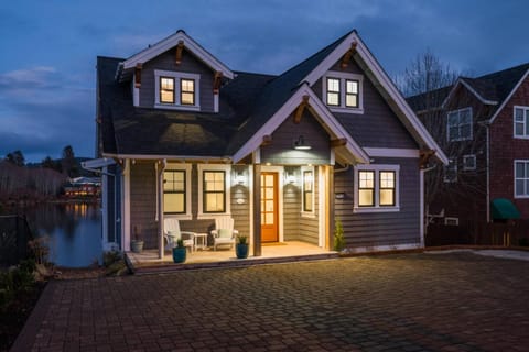 Lake Escape House in Devils Lake