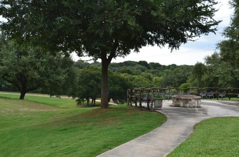 Golfer's Paradise Apartment in Seguin