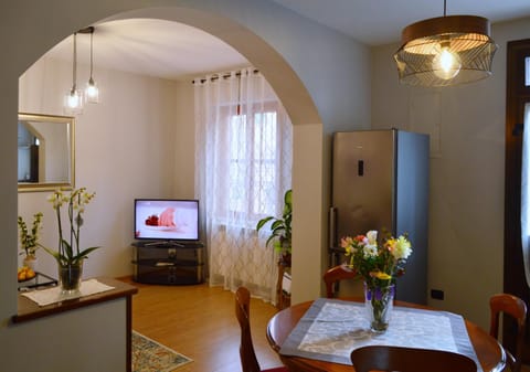 Communal lounge/ TV room, Dining area