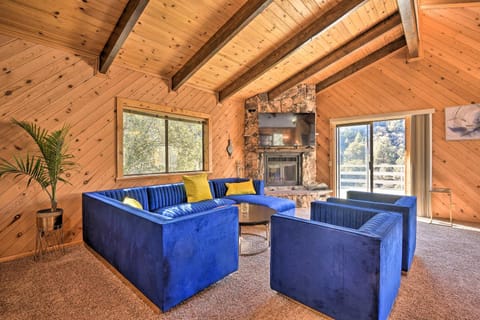 Luxe Escape with Decks, Mtn Views, Game Room! Haus in Pine Mountain Club