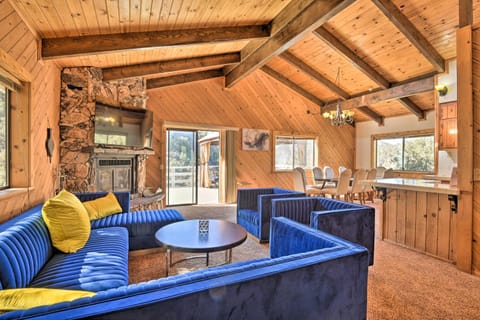 Luxe Escape with Decks, Mtn Views, Game Room! Haus in Pine Mountain Club