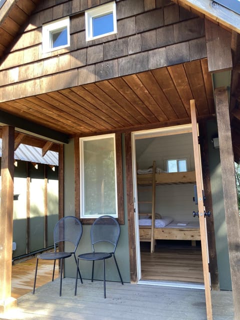 Patio, Facade/entrance