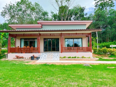 Rimlay Bay View House in Krabi Changwat