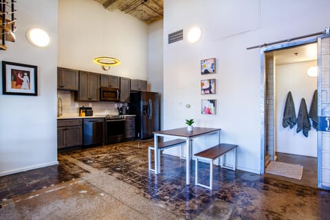 Sterchi Lofts Getaway - Downtown Knoxville Condominio in Knoxville