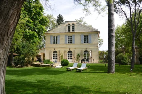 Mas de Capelou Bed and Breakfast in Le Pontet