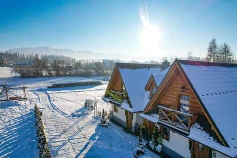 Property building, Nearby landmark, Day, Natural landscape, Winter, Mountain view