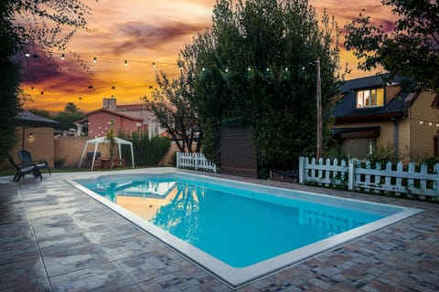 Property building, Day, Pool view, Swimming pool, Sunrise, Sunset