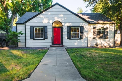 Property building, Garden, Garden view