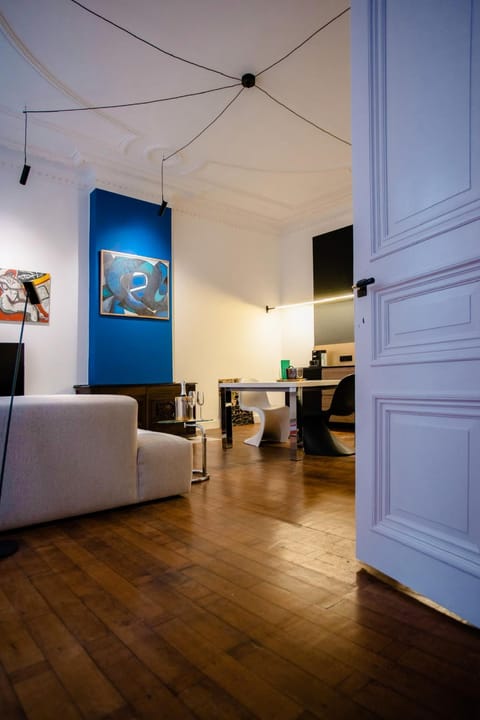 GITADIN - Deluxe Suite Valens - Historical Center Apartment in Liège