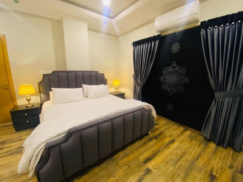 Holidazzle Serviced Apartments Bahria Town Eigentumswohnung in Islamabad