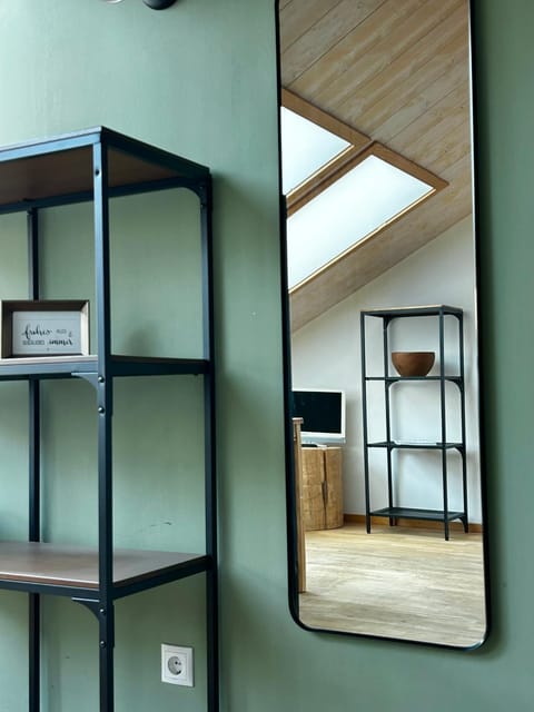 Kitchen or kitchenette, Photo of the whole room, Seating area, Dining area, minibar, pet friendly