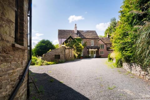 Brecon Beacons Old Vicarage, stunning garden & views House in Llanfoist Fawr