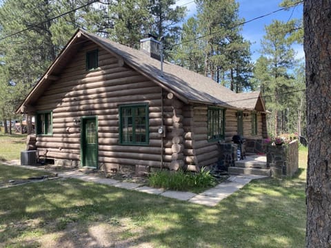 Historic Log Cabin #14 at Horse Creek Resort Maison in West Pennington