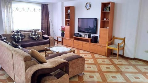 Communal lounge/ TV room, TV and multimedia, Living room, Seating area