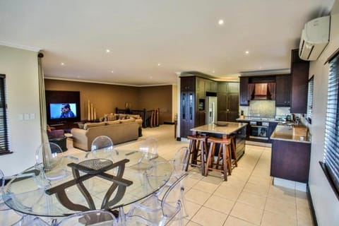 Amazing 4 bedrooms house with backup power in Zimbali Ballito Durban Maison in Dolphin Coast