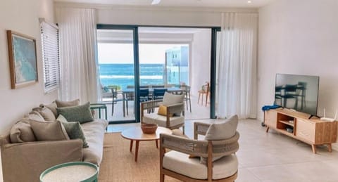 East Coast Beachfront Luxury - Eastern Blue Apartments Condo in Mauritius