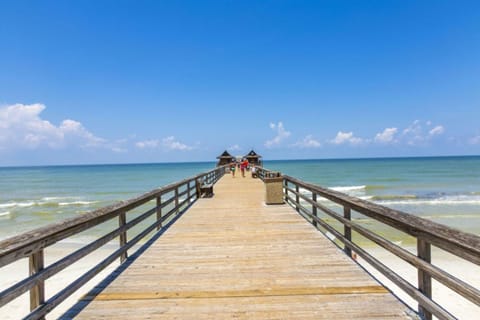 Nearby landmark, Day, Natural landscape, Summer, Other, Beach, Sea view