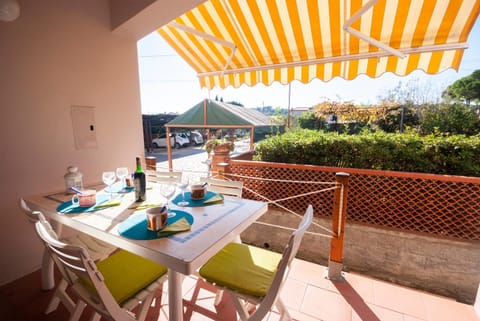 Patio, BBQ facilities, Garden view