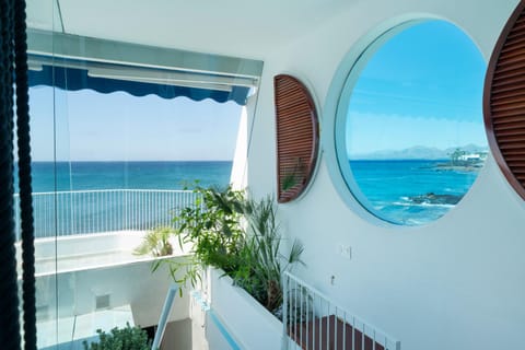 Luxury Sea Front Caleton 40 Chalet in Puerto del Carmen