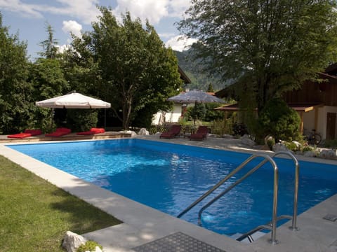Day, Swimming pool