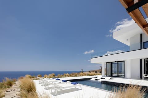 Balcony/Terrace, Sea view, Swimming pool, Swimming pool