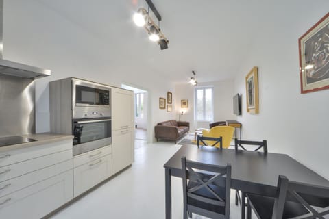 Coffee/tea facilities, Kitchen or kitchenette, Dining area, minibar, pet friendly, toaster