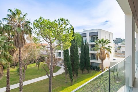 Property building, Day, Natural landscape, Garden, View (from property/room), Balcony/Terrace, Garden view