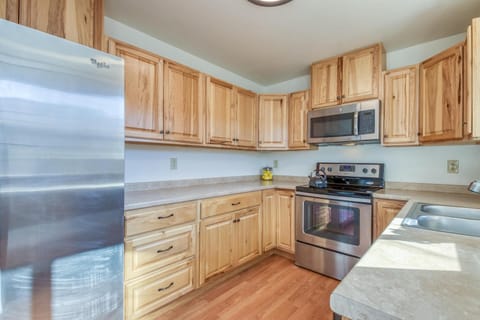 Kitchen or kitchenette, minibar, pet friendly, stove