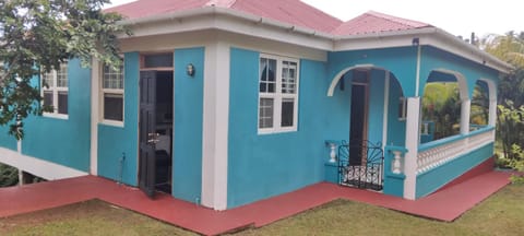 Danglez Bed & Breakfast Vacation rental in Dominica