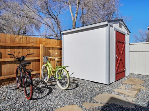 Ladybug I - Downtown Cottage W- Patio Firepit! Casa in Fruita