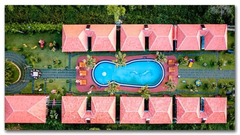 Property building, Bird's eye view, Swimming pool