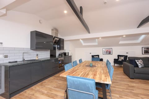 Concert Square Apartments By Happy Days Apartment in Liverpool City Centre