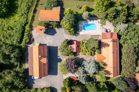 Property building, Day, Natural landscape, Bird's eye view, Summer, Garden, Garden view, Pool view, Swimming pool