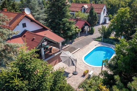 Property building, Day, Bird's eye view, Pool view, Swimming pool, sunbed