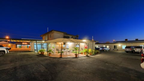 Property building, Summer, Garden