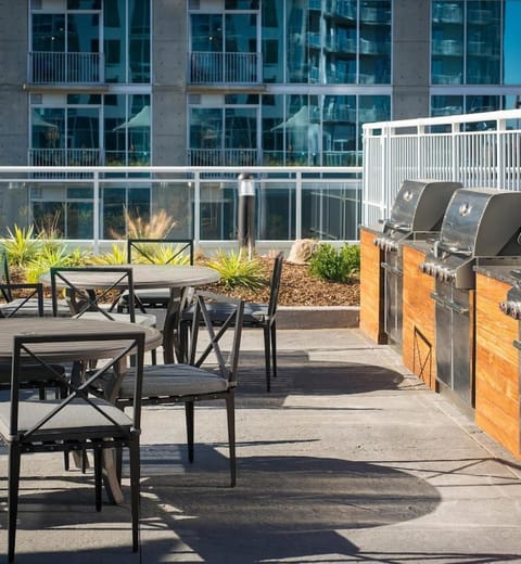 Patio, BBQ facilities