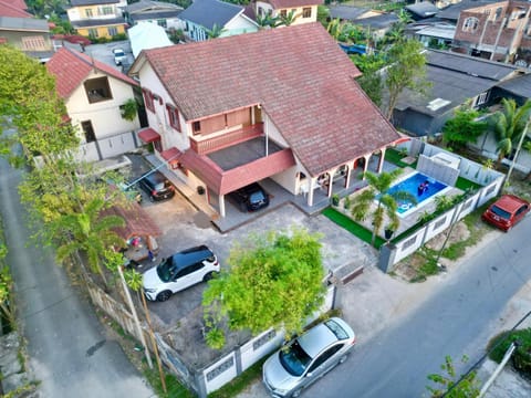 Property building, Bird's eye view, Swimming pool