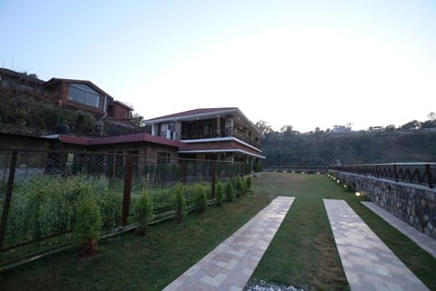Ghughuti Baasa Home Stay, Dehradun Casa in Dehradun