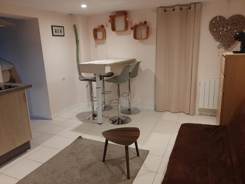 Appartement cosy avec terrasse privée et parking Apartment in Colmar